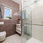 Einzigartiges Studio-apartment Mit Malerischem Meerblick