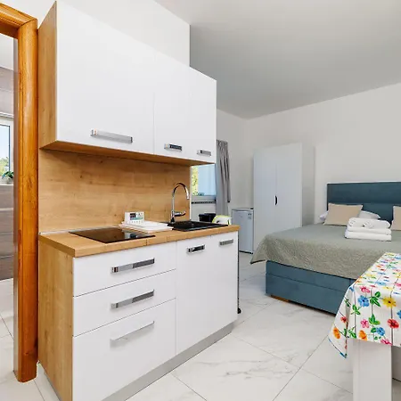 Einzigartiges Studio-apartment Mit Malerischem Meerblick 아파트 *