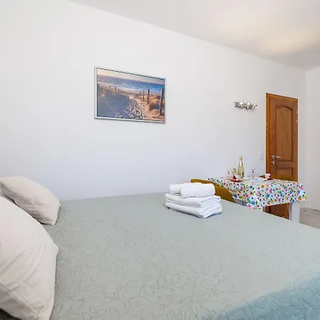 Einzigartiges Studio-apartment Mit Malerischem Meerblick Apartment *