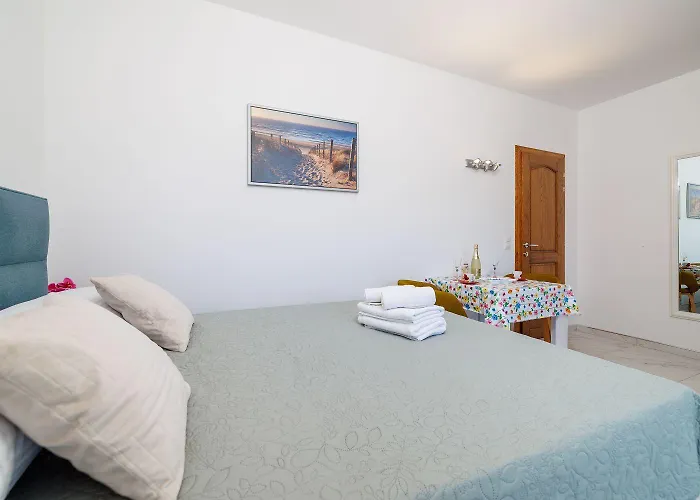 Einzigartiges Studio-apartment Mit Malerischem Meerblick Apartment *